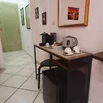 Tony & Doris Giardini Naxos