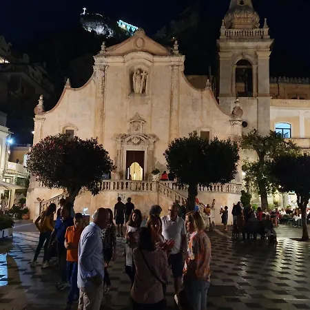 Tony & Doris Apartment *