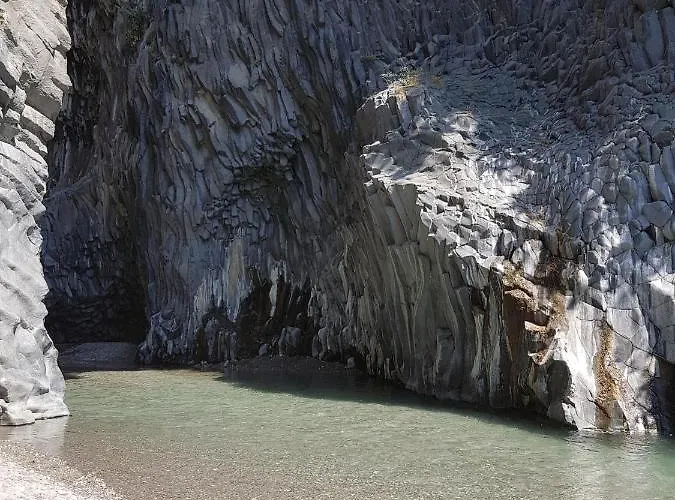 Tony & Doris * Giardini Naxos
