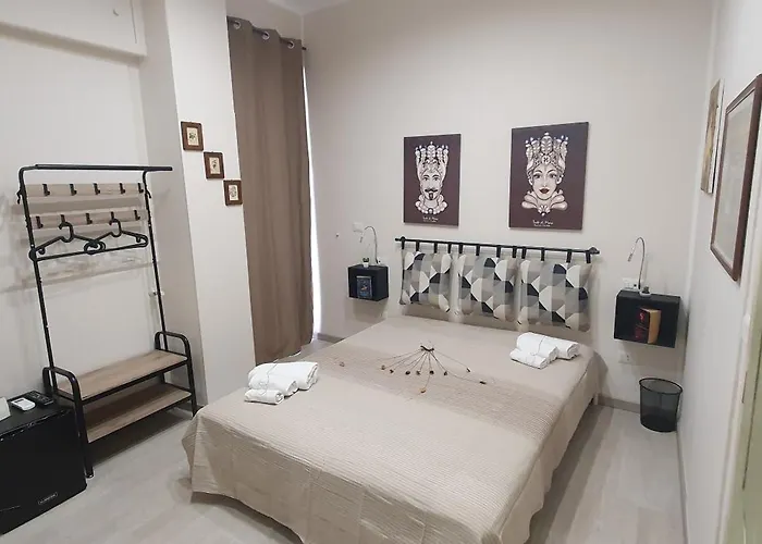 Tony & Doris Apartment