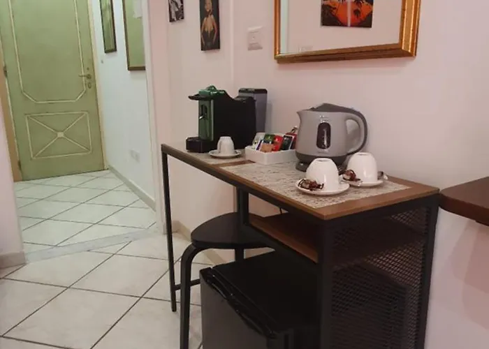 Tony & Doris Giardini Naxos