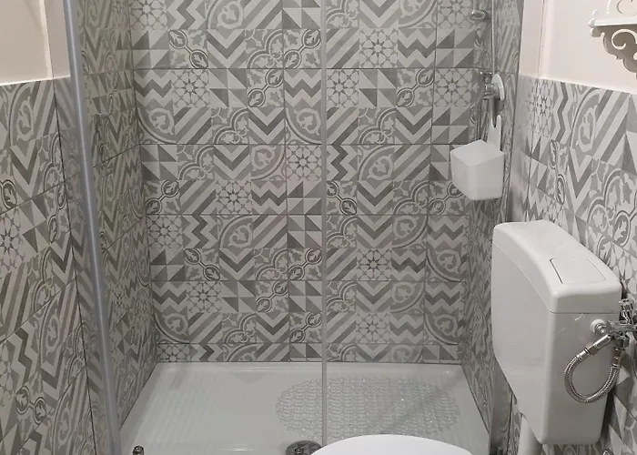 Tony & Doris Apartment *