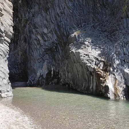 Tony & Doris * Giardini Naxos