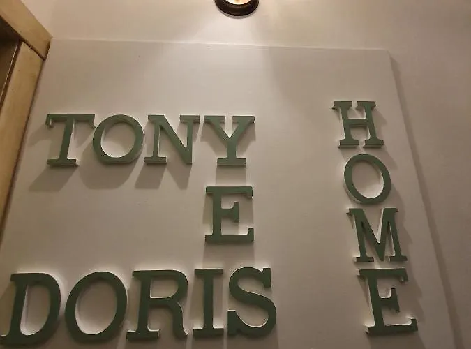 Tony & Doris Giardini Naxos